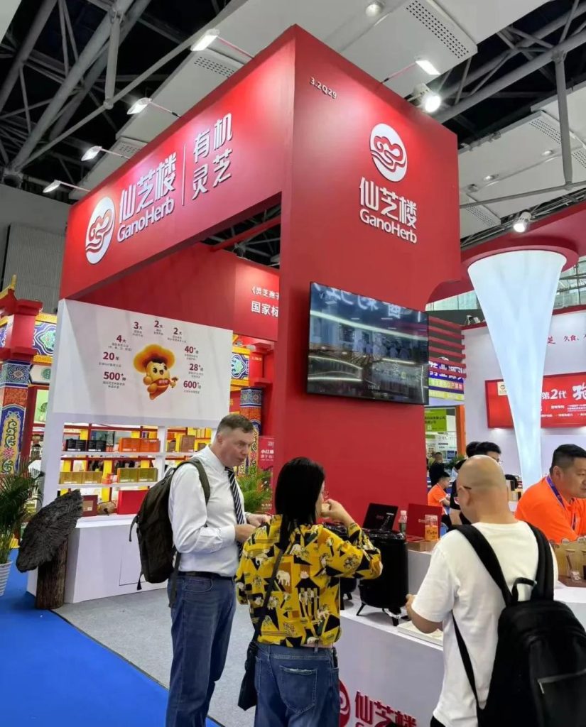 Visitors sampled Reishi tea and inquired about GanoHerb Reishi products (3)