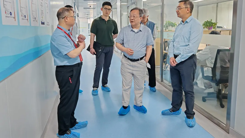 CAS Professor Lin Chen Revisits GanoHerb After 9 Years 2