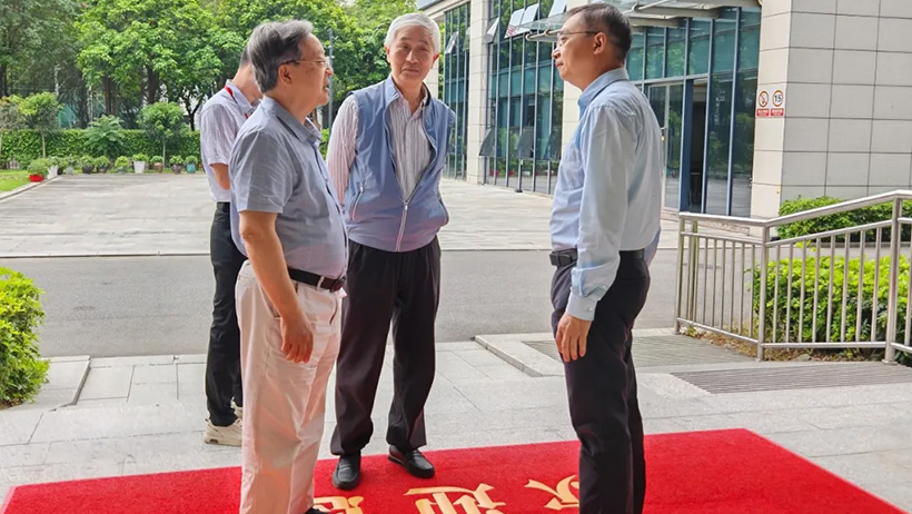 CAS Professor Lin Chen Revisits GanoHerb After 9 Years